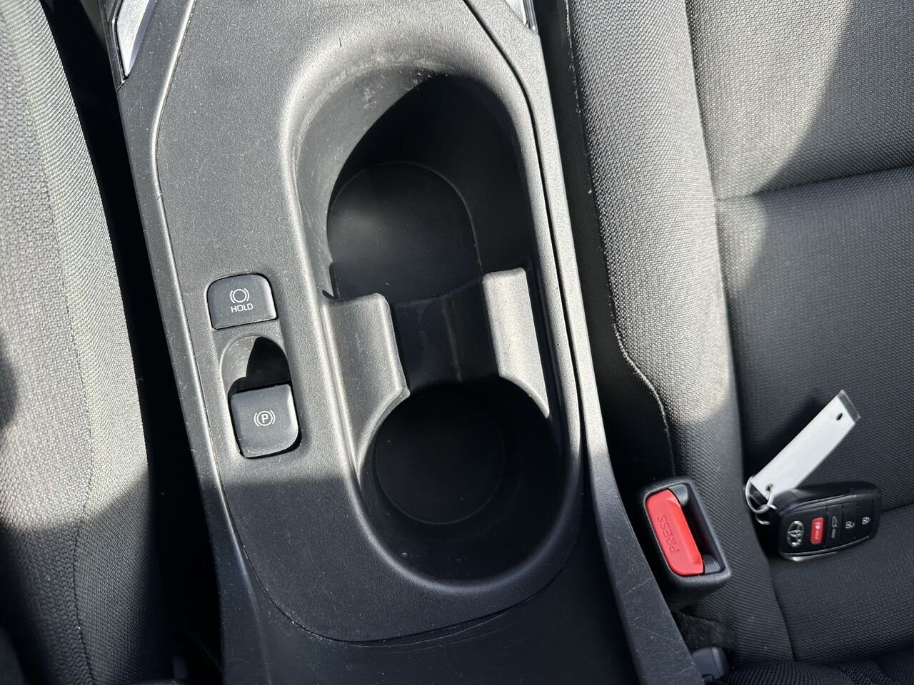 TOYOTA COROLLA LE hybride LE CVT 2024 Gris Gatineau - photo #11