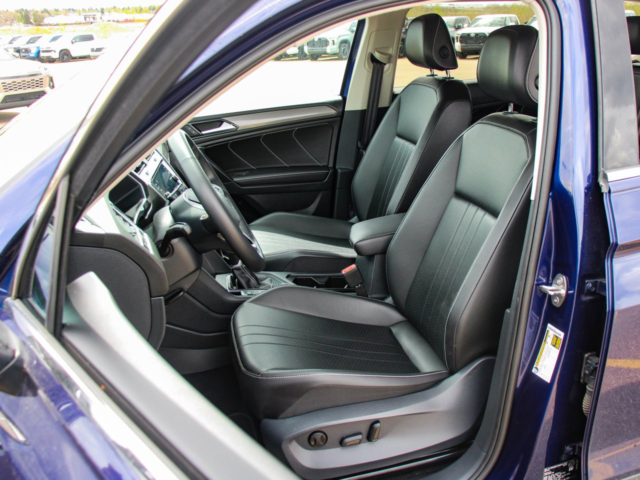 2024 Volkswagen Tiguan Comfortline 4MOTION Blue Sherwood Park - photo #28