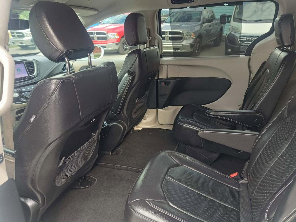 2022 Chrysler Pacifica White Lac Mégantic - photo #12