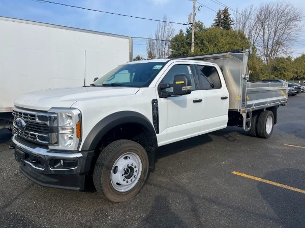 2024 Ford Super Duty F-550 DRW XLT cabine 6 places 4RM 179 po DCE de 60 po Oxford White