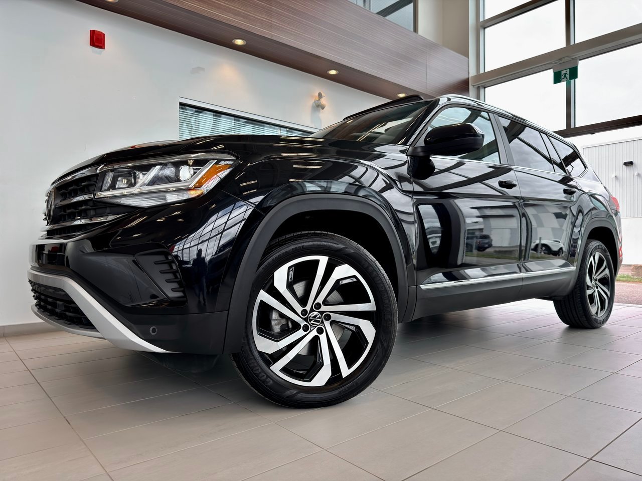 2022 Volkswagen Atlas Black Notre-Dame-des-Prairies - photo #1