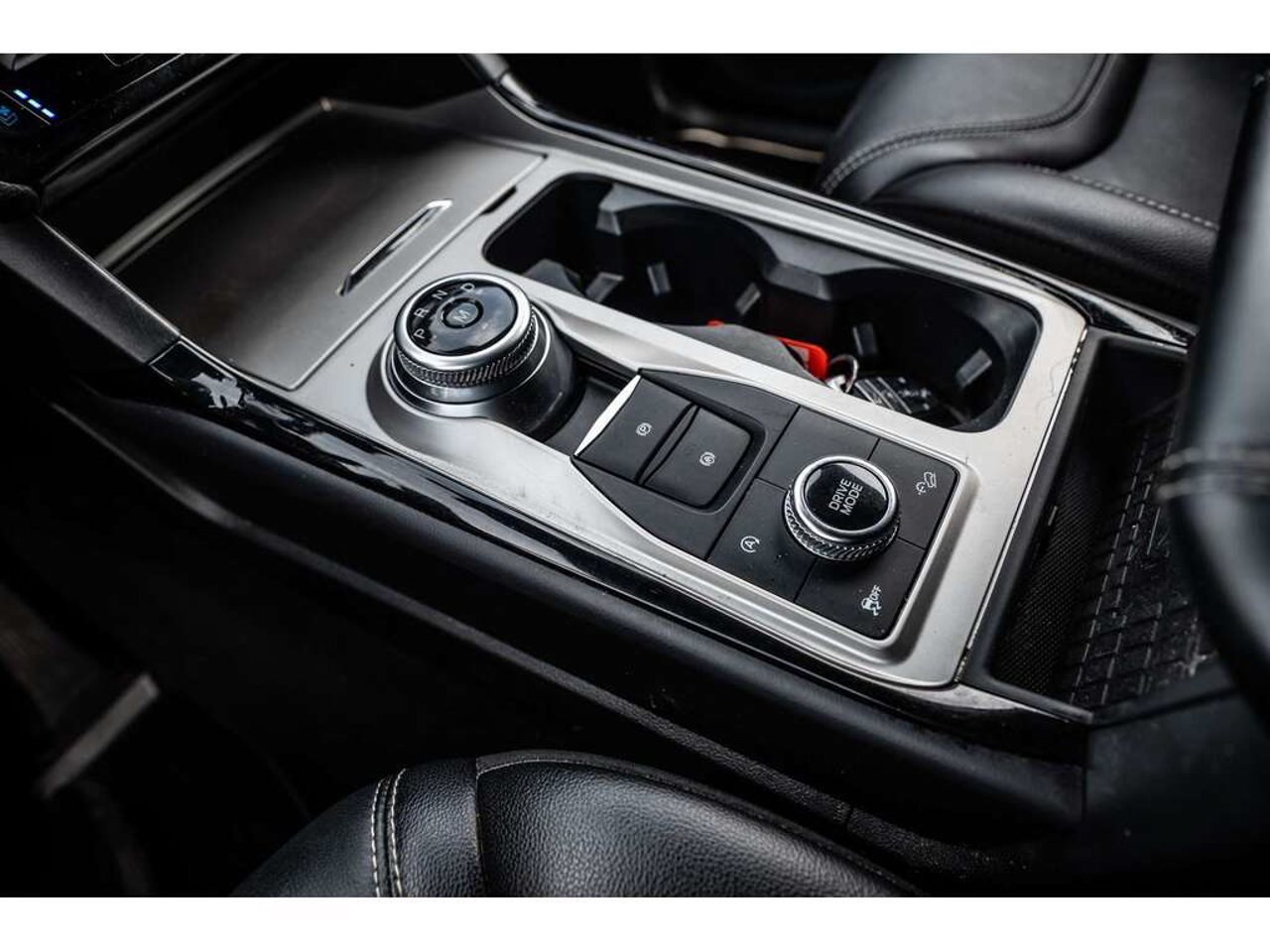 2022 Ford Explorer Red Sainte-Julienne - photo #29