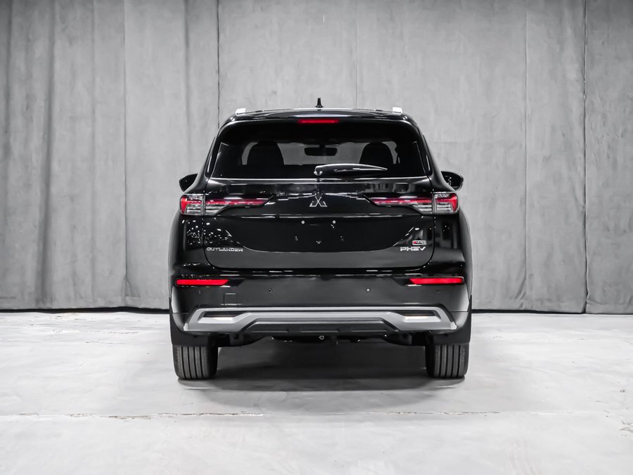 2026 Mitsubishi Outlander Plug-In Hybrid SEL Black Diamond Premium Finish