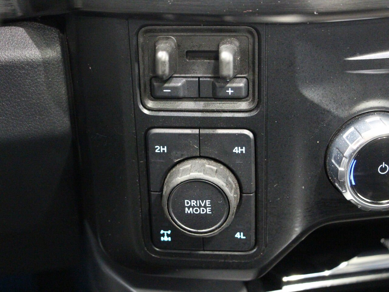2024 Ford Super Duty F-250 SRW Agate Black Metallic Châteauguay - photo #15