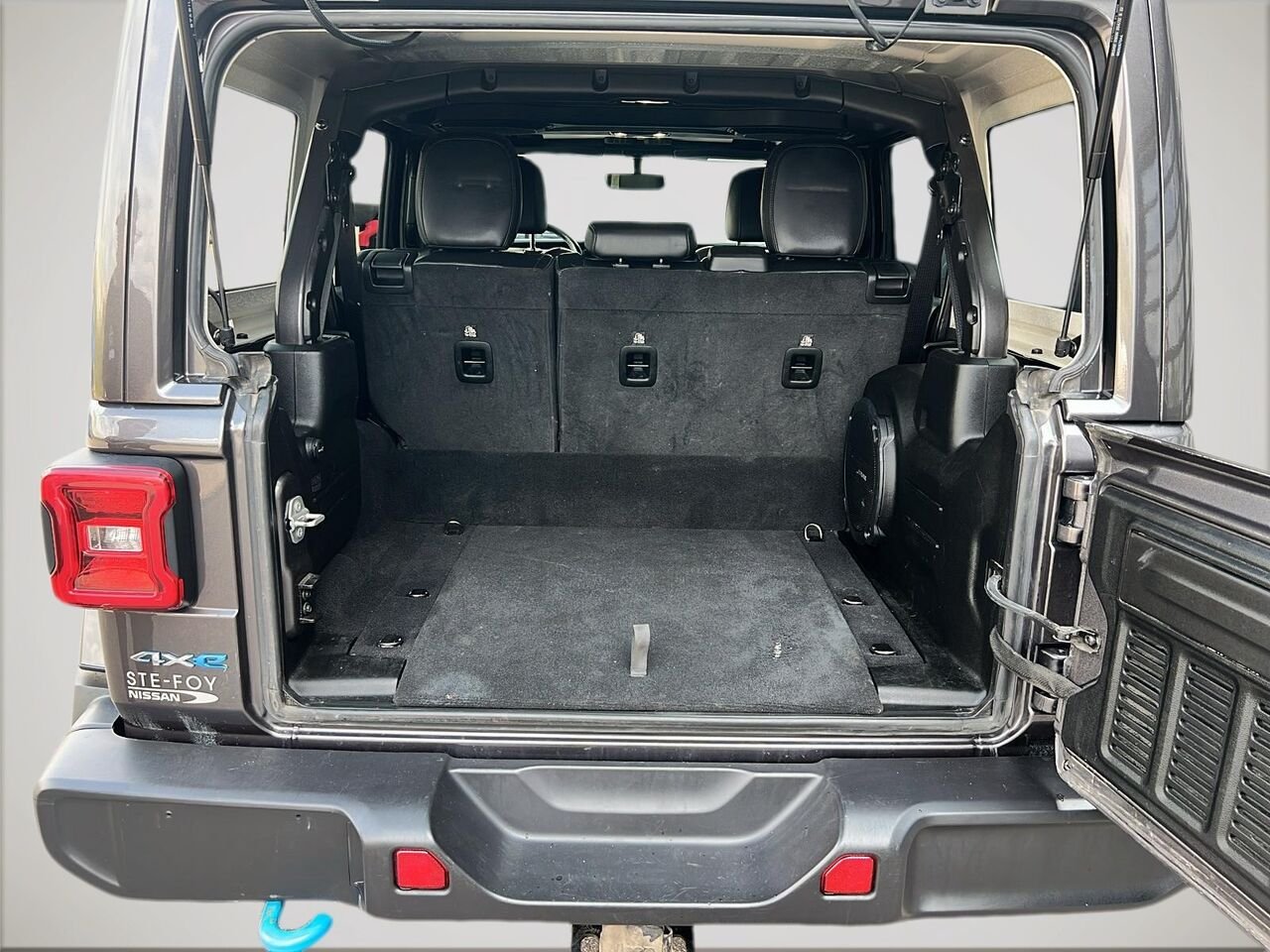Jeep Wrangler 4xe SAHARA UNLIMITED 2022 Gris Québec - photo #5