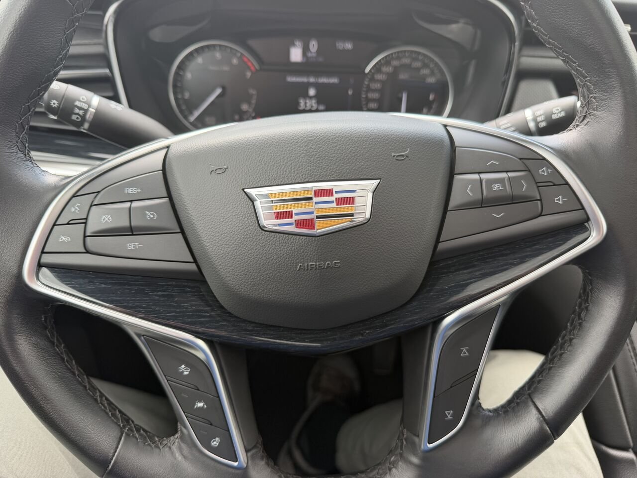 2024 Cadillac XT5 PREMIUM LUXURY FINANCEMENT À PARTIR 3.99% Red Laval - photo #4