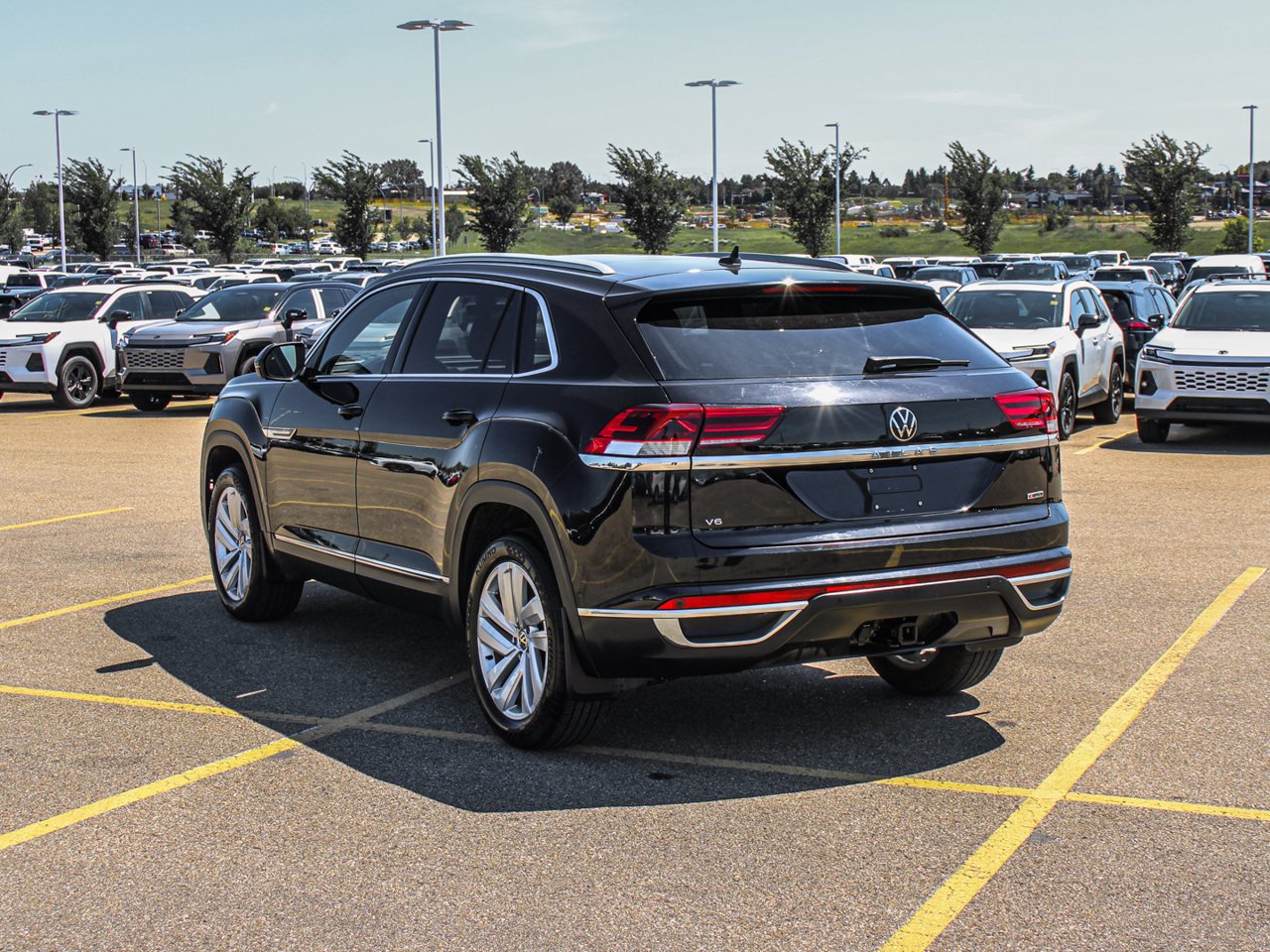 2020 Volkswagen Atlas Cross Sport Execline 3.6 FSI 4MOTION Black Sherwood Park - photo #5