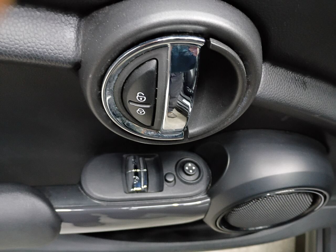 MINI 3 portes 2019 Noir Blainville - photo #17