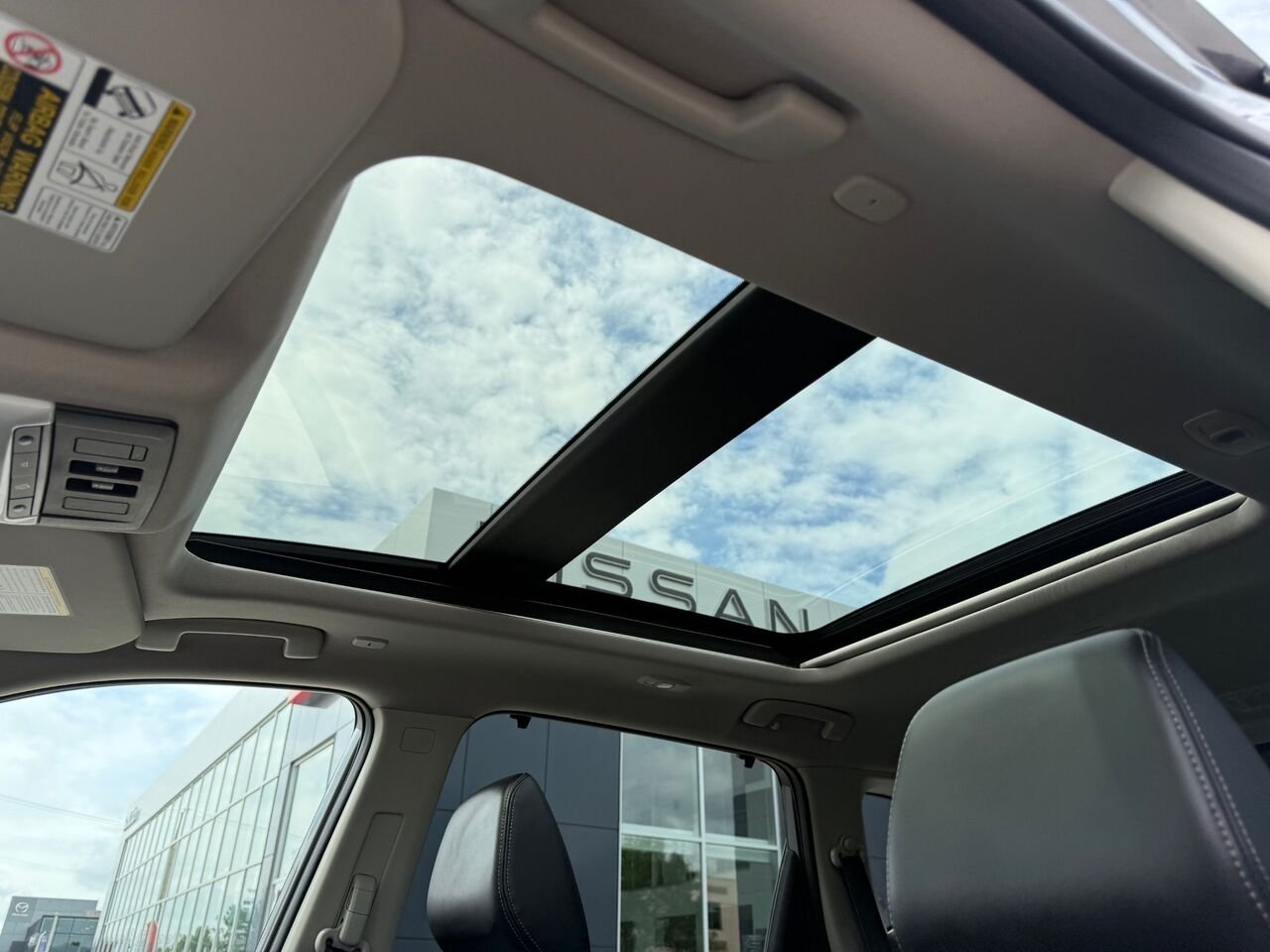 Nissan Rogue PLATINUM | SEULEMENT 16 246KM!! 🔥 2022 Gris Châteauguay - photo #11