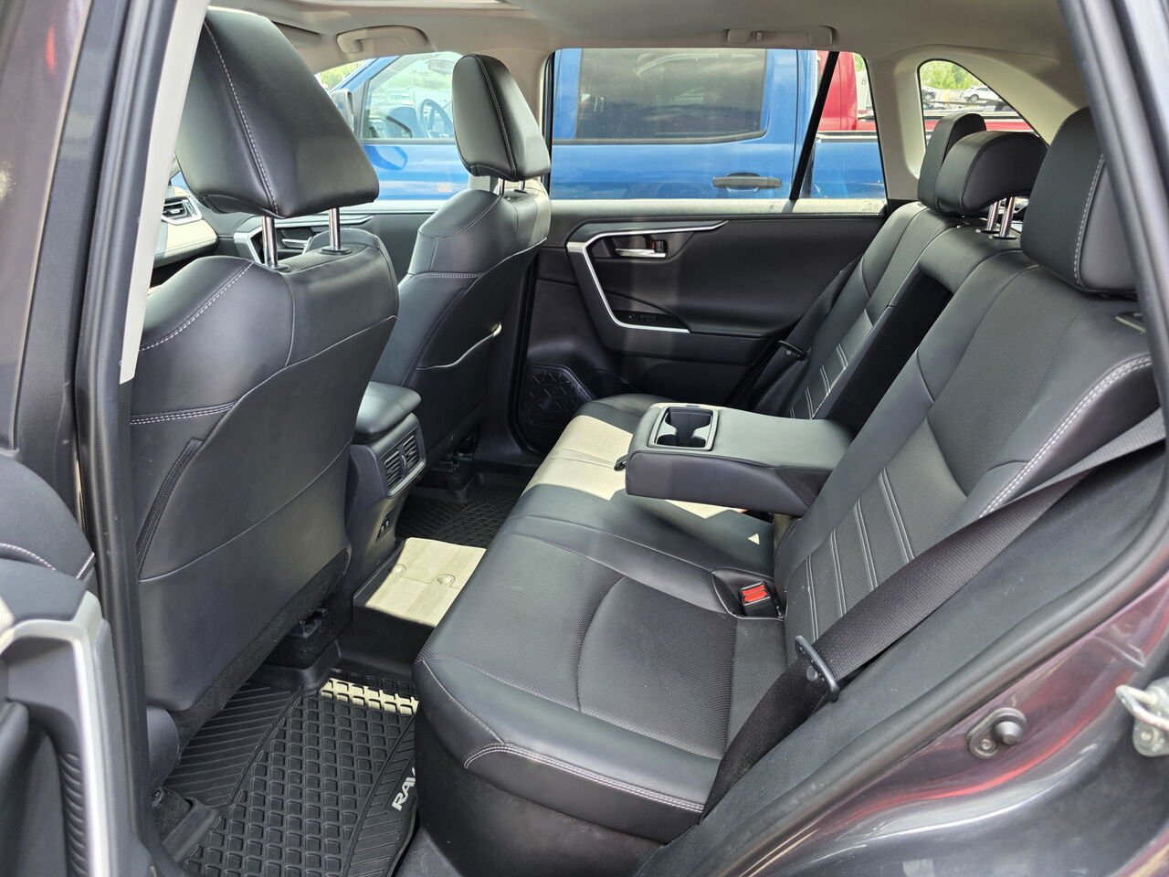 2019 Toyota RAV4 Hybrid Limited Grey Rouyn-Noranda - photo #50