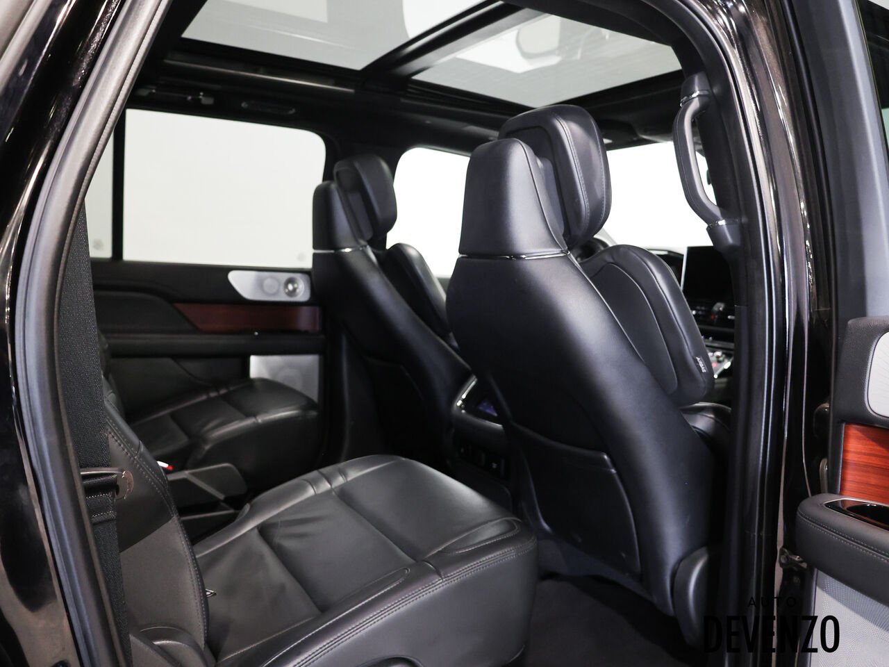 Lincoln Navigator L 2023 Noir Saint-Eustache - photo #6
