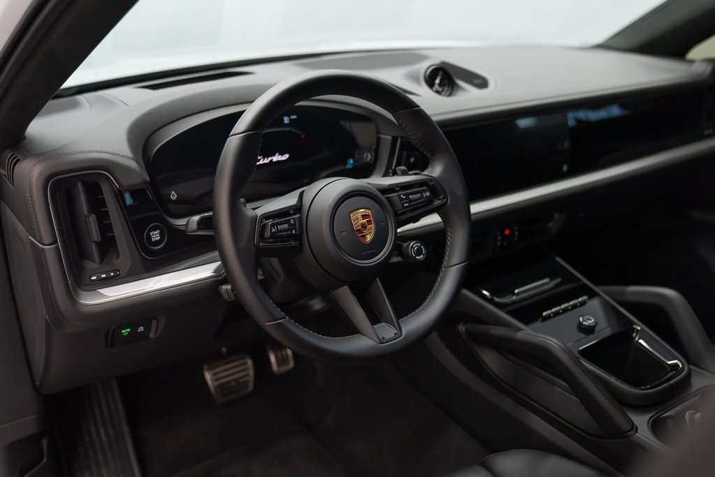 2024 Porsche Cayenne Turbo E-Hybrid Coupe AWD White Kirkland - photo #16