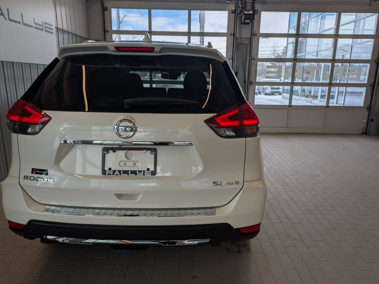 Nissan Rogue 2018 Blanc Gatineau - photo #17