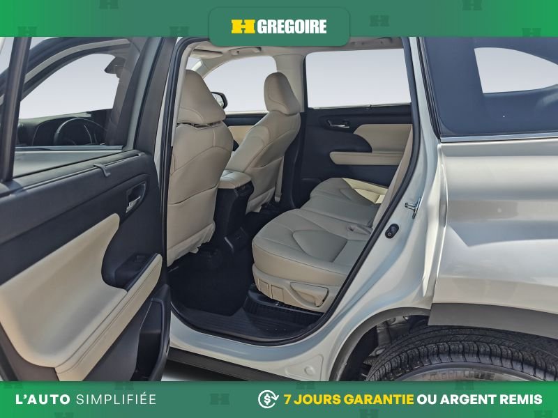 2024 Toyota Highlander White Blainville - photo #21