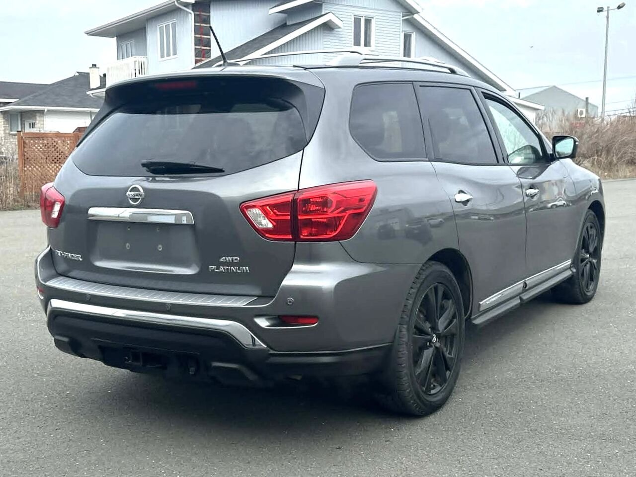 2018 Nissan Pathfinder Platine 4x4 Grey Matane - photo #4