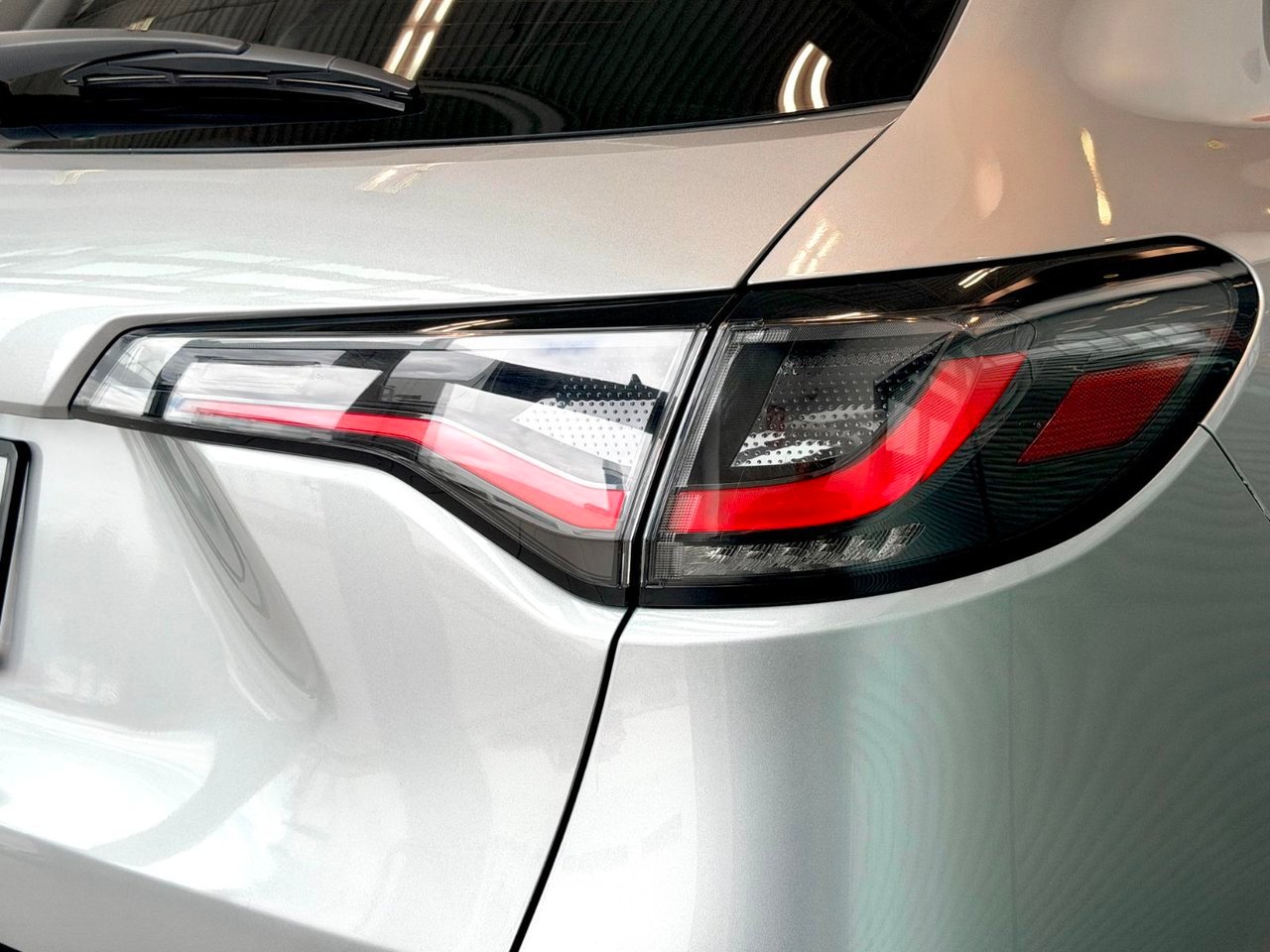 2025 Honda HR-V Silver Notre-Dame-des-Prairies - photo #12