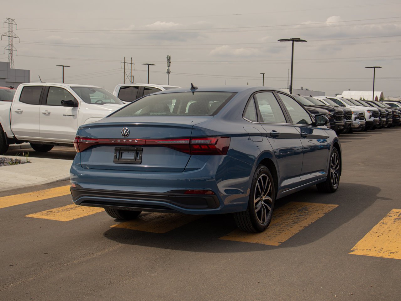 2025 Volkswagen Jetta Comfortline Auto Monterey Blue Pearl Sherwood Park - photo #9