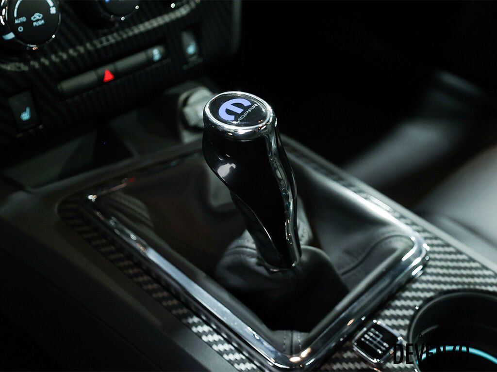 2014 Dodge Challenger White Saint-Eustache - photo #22