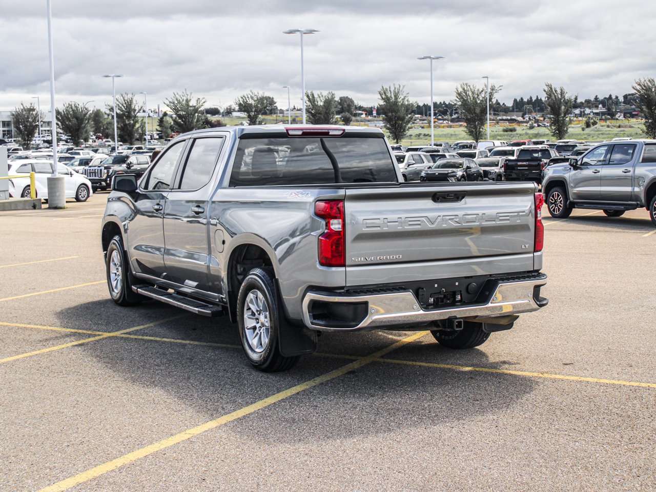 2023 Chevrolet Silverado 1500 4WD Crew Cab 147 LT Grey Sherwood Park - photo #5