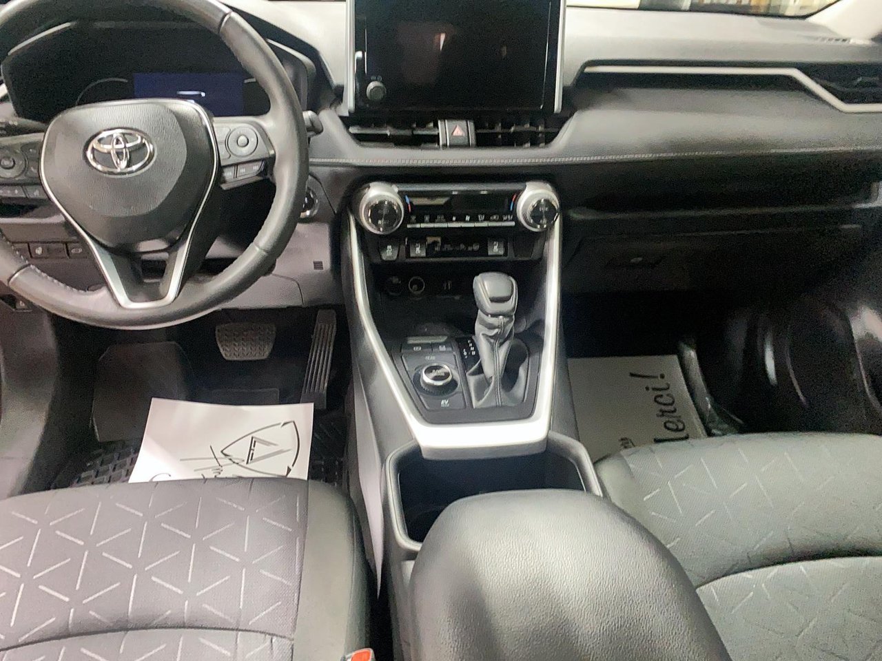 Toyota RAV4 NIV 2T3RWRFV5PW183396 2023 Rouge Chicoutimi - photo #7