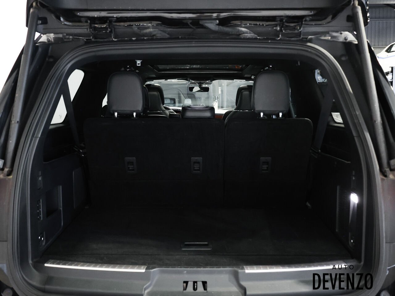 Lincoln Navigator L 2023 Noir Saint-Eustache - photo #17