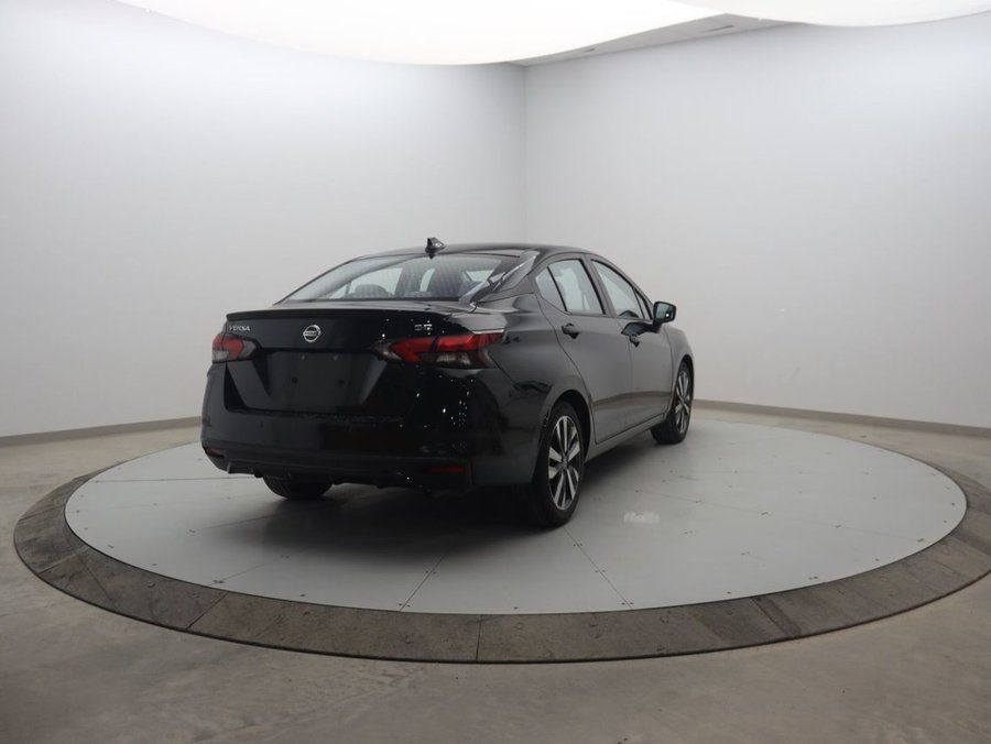 2021 Nissan Versa 2021 Black