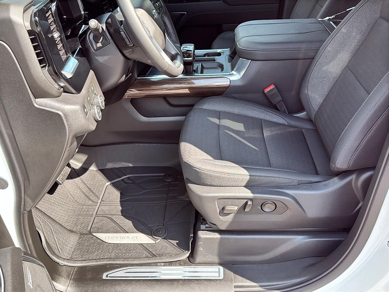 CHEVROLET Silverado 1500 RST 2026 BLANC SOMMET Saint-Hyacinthe - photo #7