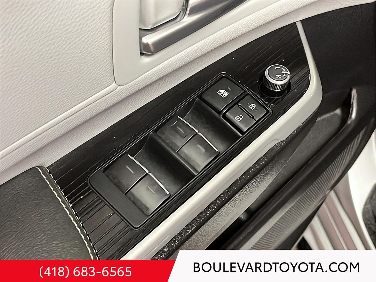 2025 Toyota Sienna 99661A-50 | XSE, AWD, 7 PASSAGERS Celestial Silver Metallic Québec - photo #7