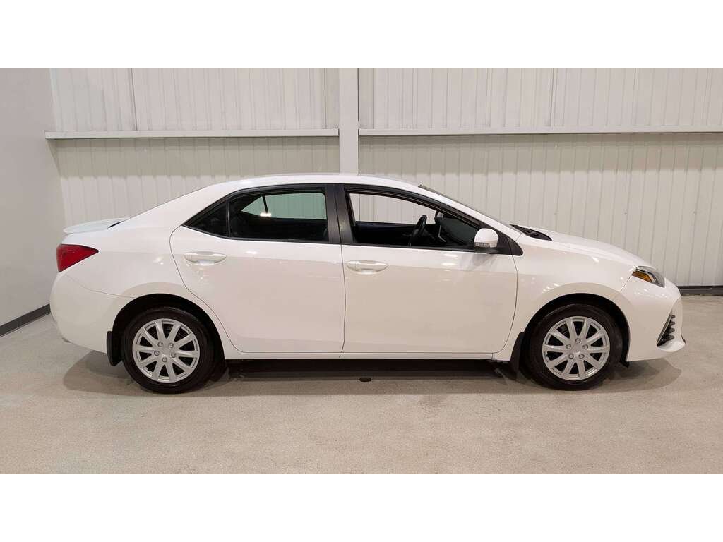 2017 Toyota Corolla 4dr Sdn CVT CE White Val-David - photo #7