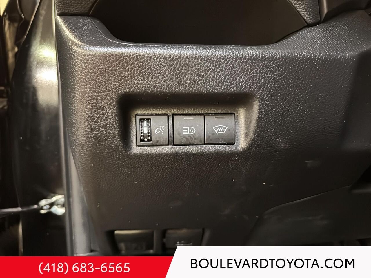 Toyota RAV4 99412A-88 | LE, AWD 2024 Noir minuit métallisé Québec - photo #10