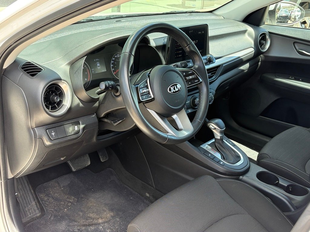 2021 Kia Forte White Gatineau - photo #11