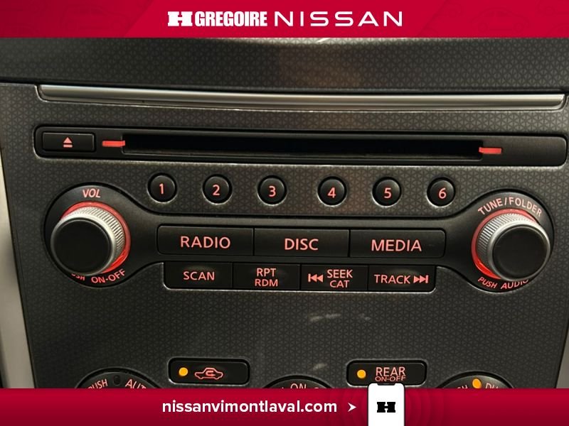 2017 Nissan Pathfinder Grey Laval - photo #27