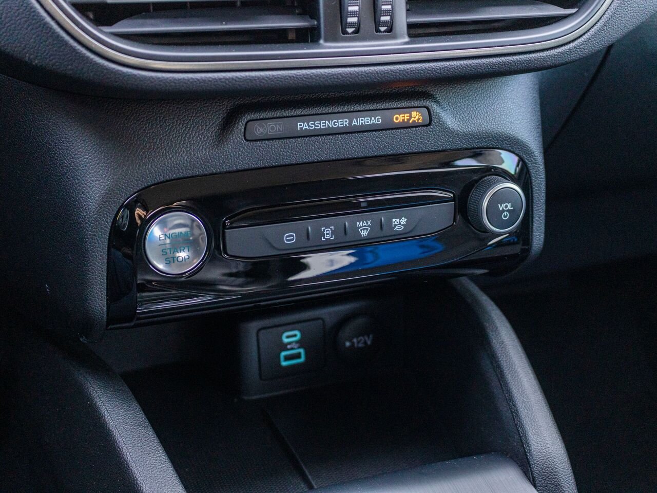 2023 Ford Escape VHR TA White Châteauguay - photo #15