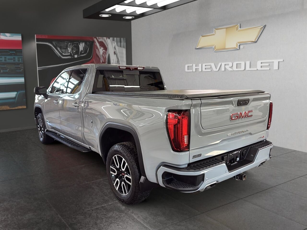 GMC Sierra 1500 AT4 cabine multiplace 4RM 157 po 2025 Gris Saint-Hyacinthe - photo #3