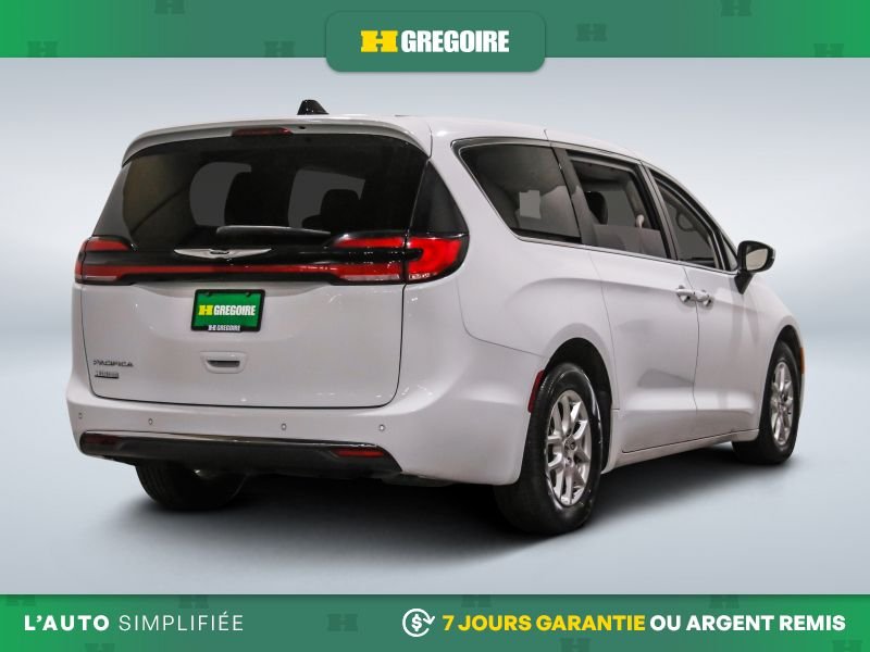2023 Chrysler Pacifica White Blainville - photo #8