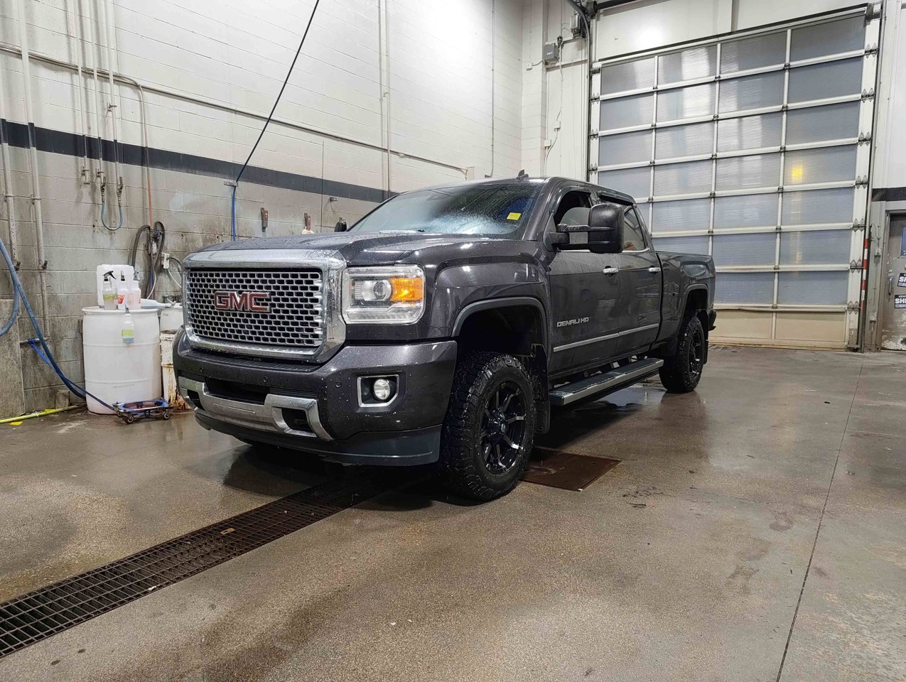 2015 GMC Sierra 2500HD 4WD Crew Cab 153.7 Denali Black Sherwood Park - photo #2