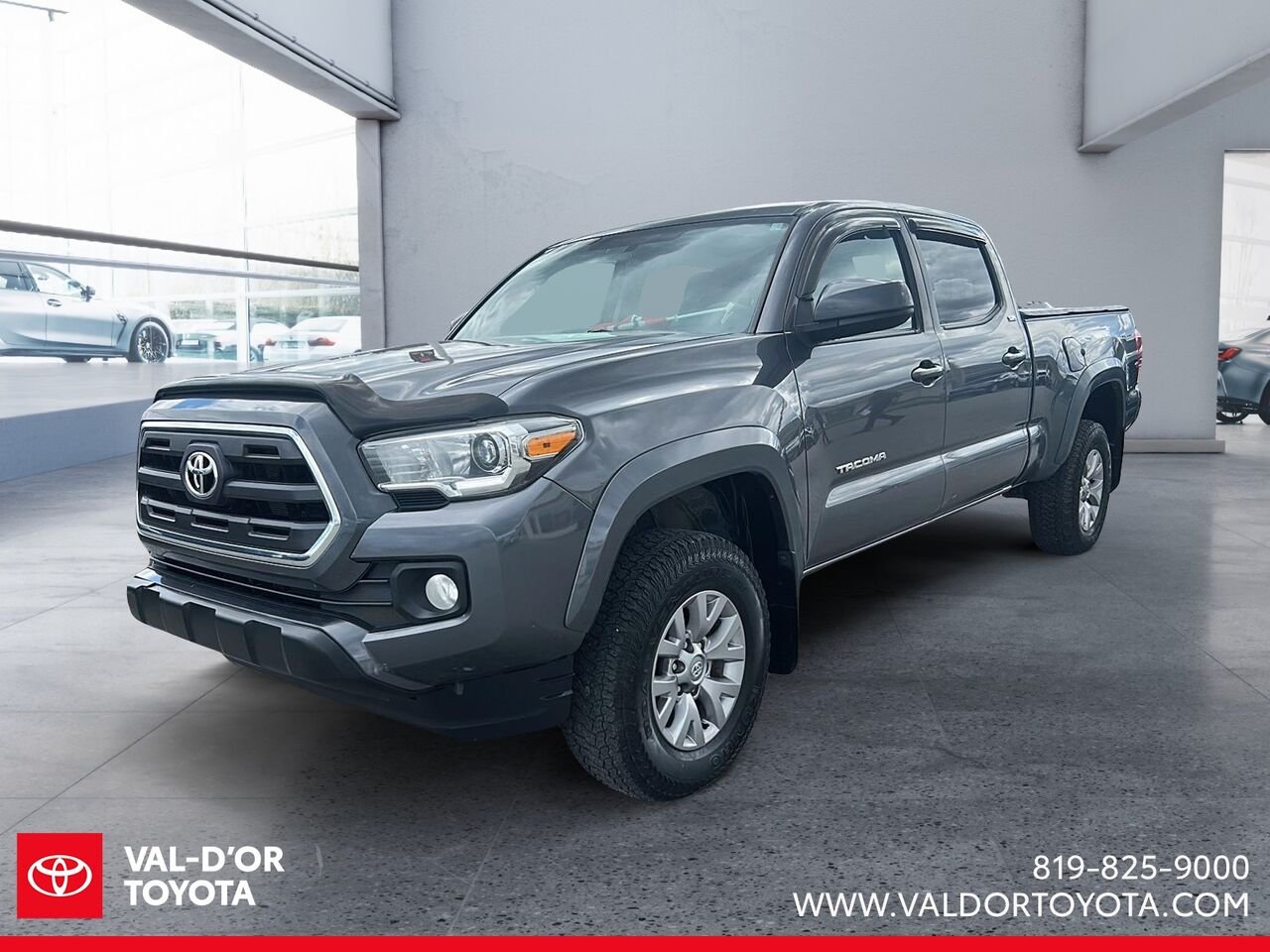 Toyota Tacoma SR5 Double Cab V6 4RM BA 2017 Gris Val-d'Or - photo #0