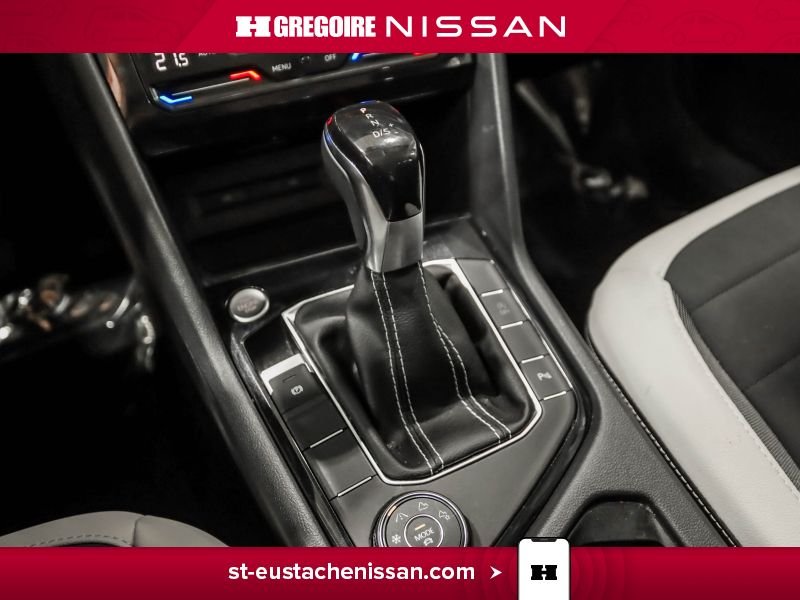 2025 Volkswagen Taos White Laval - photo #22