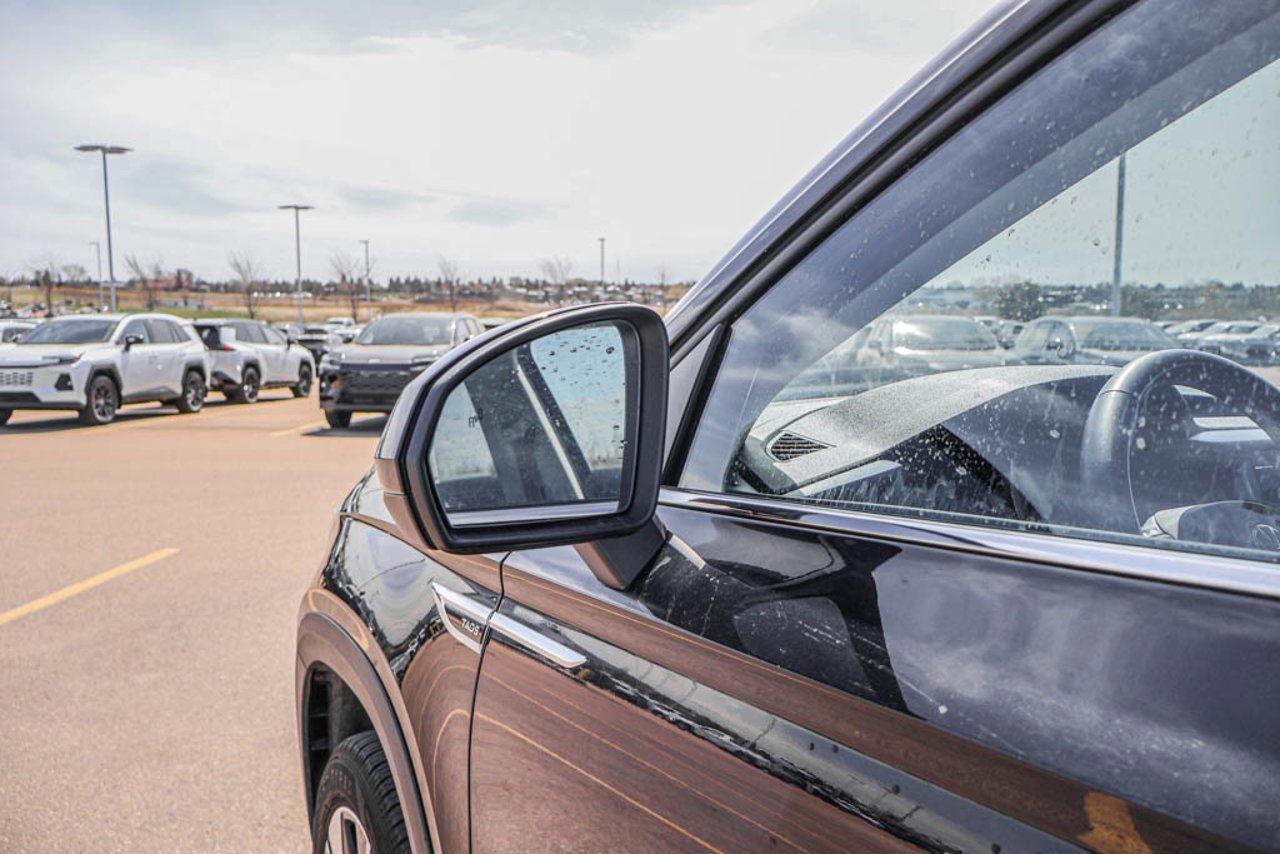 2024 Volkswagen Taos Comfortline 4MOTION Black Sherwood Park - photo #13