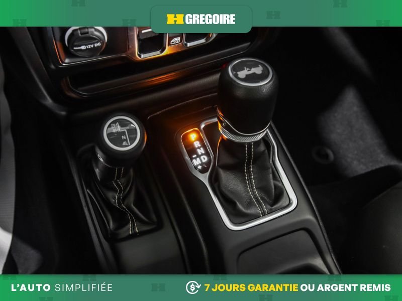 2022 Jeep Wrangler Grey Saint-Eustache - photo #17
