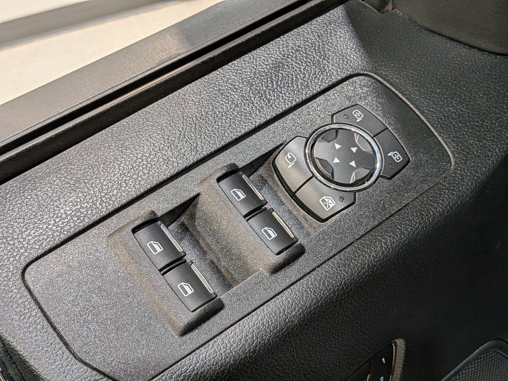 2020 Ford F-150 LARIAT 4WD SuperCrew 5.5' Box Black Val-David - photo #40