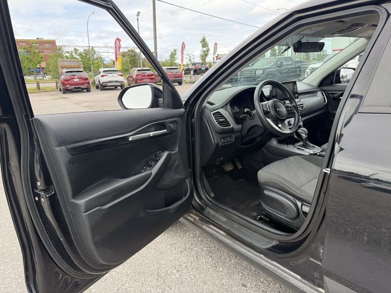 KIA SELTOS LX LX TA 2023 Noir Gatineau - photo #1