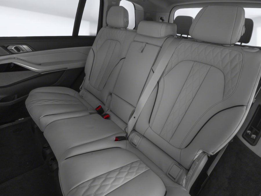 2027 BMW X7 2027 Mineral White Metallic