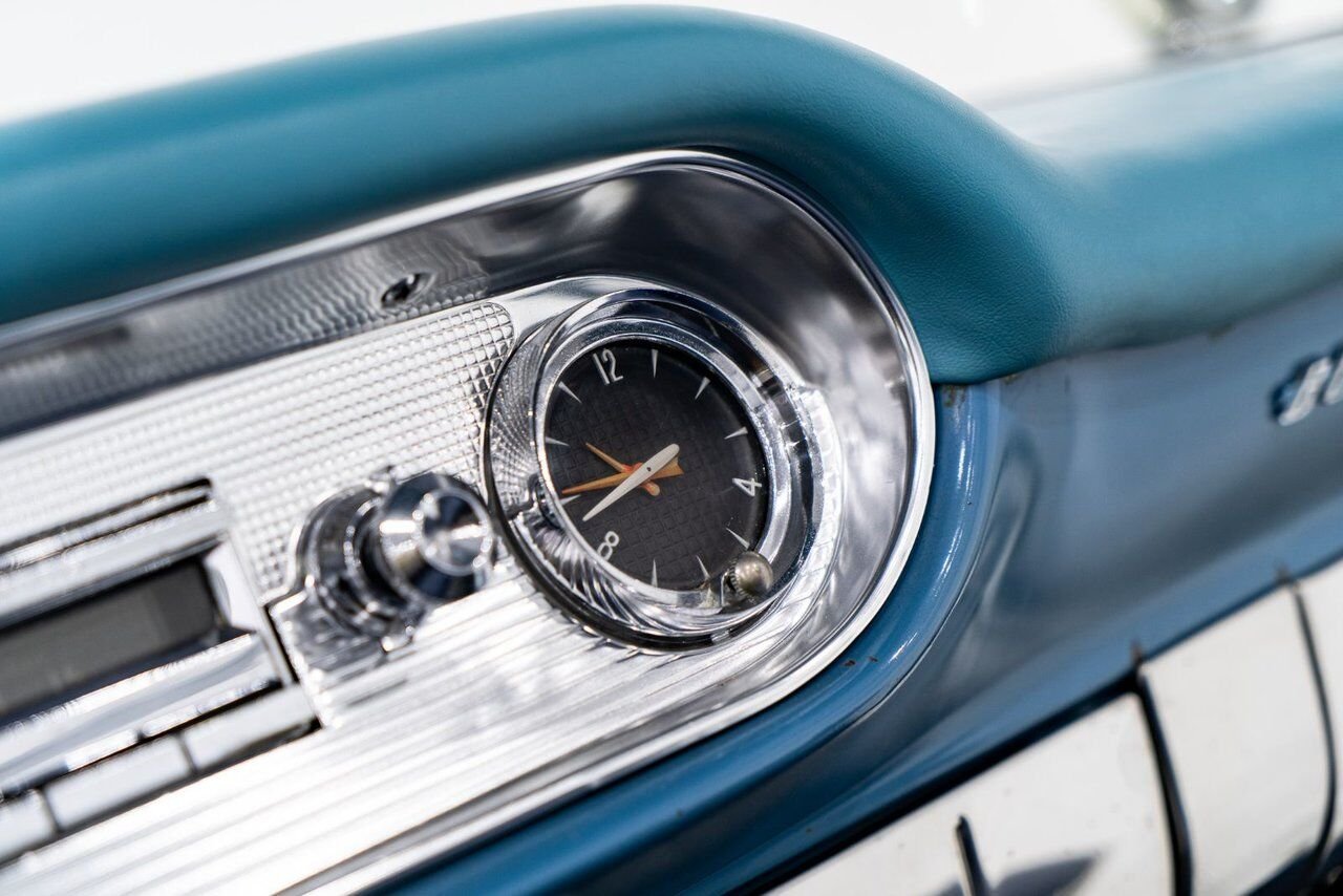 1957 Pontiac Bonneville *PRICE IN USD* Fuel injected 347/315HP 1 of 630 produced White Montreal - photo #80
