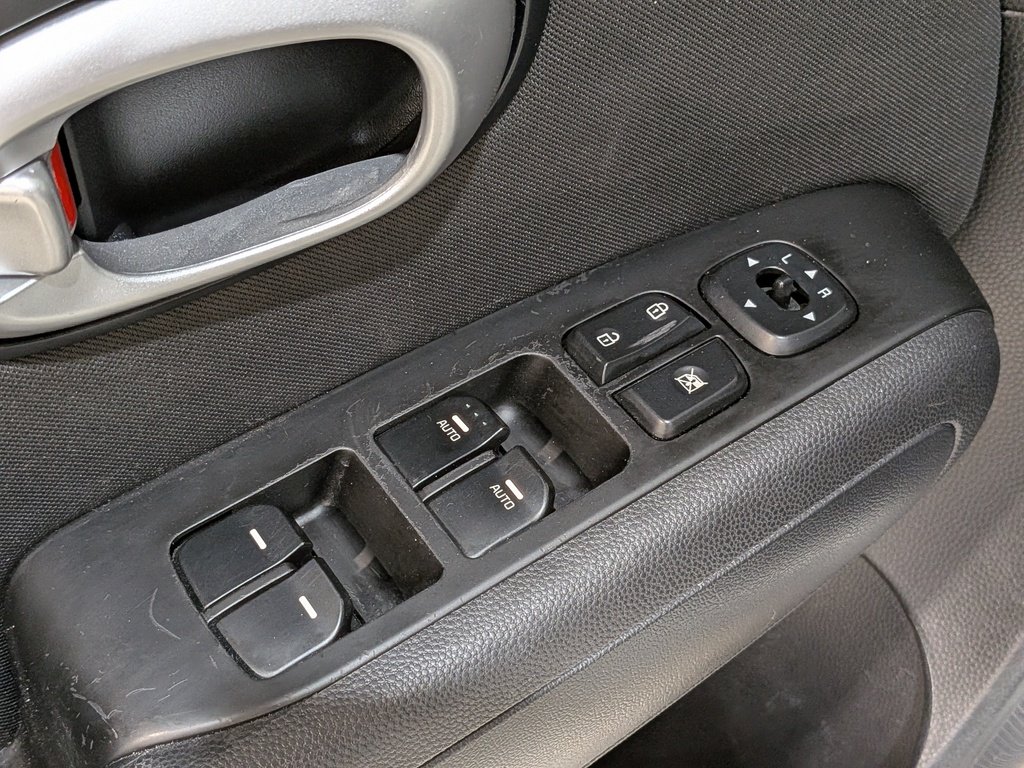 2015 Kia Soul 5dr Wgn Manual LX White Val-David - photo #26