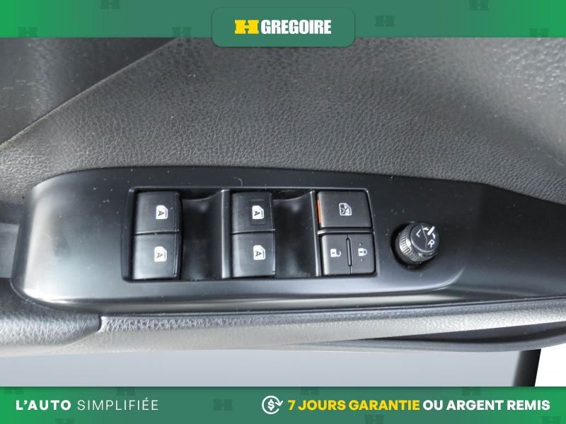 Toyota Camry 2019 Blanc Blainville - photo #13