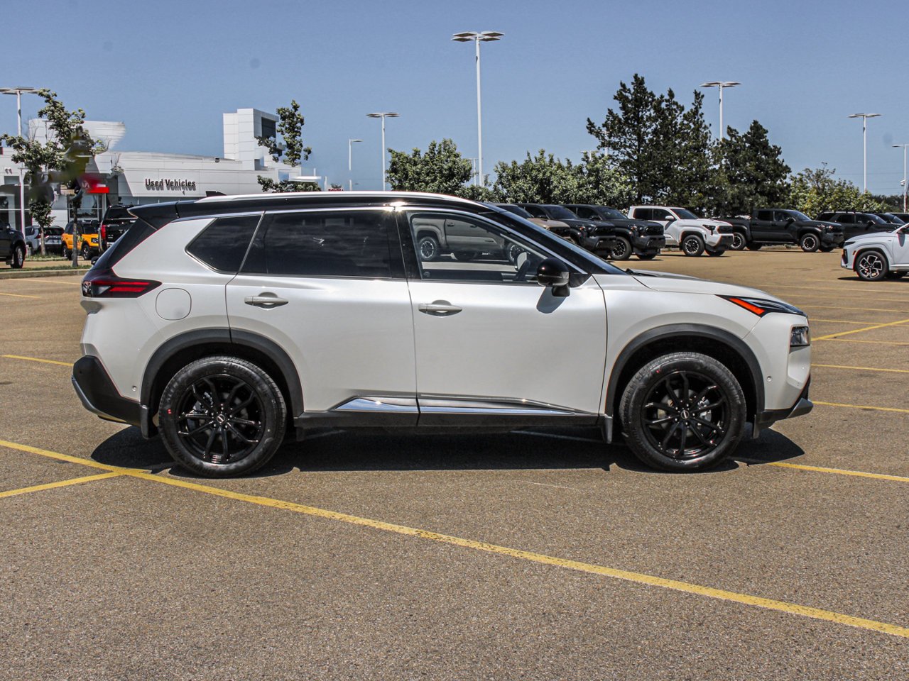 2023 Nissan Rogue AWD Platinum White Sherwood Park - photo #9