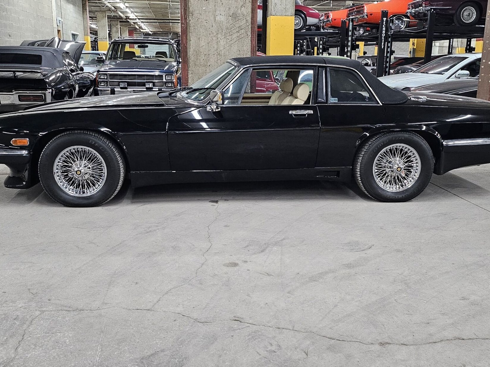 1986 Jaguar XJ Black Montreal - photo #1