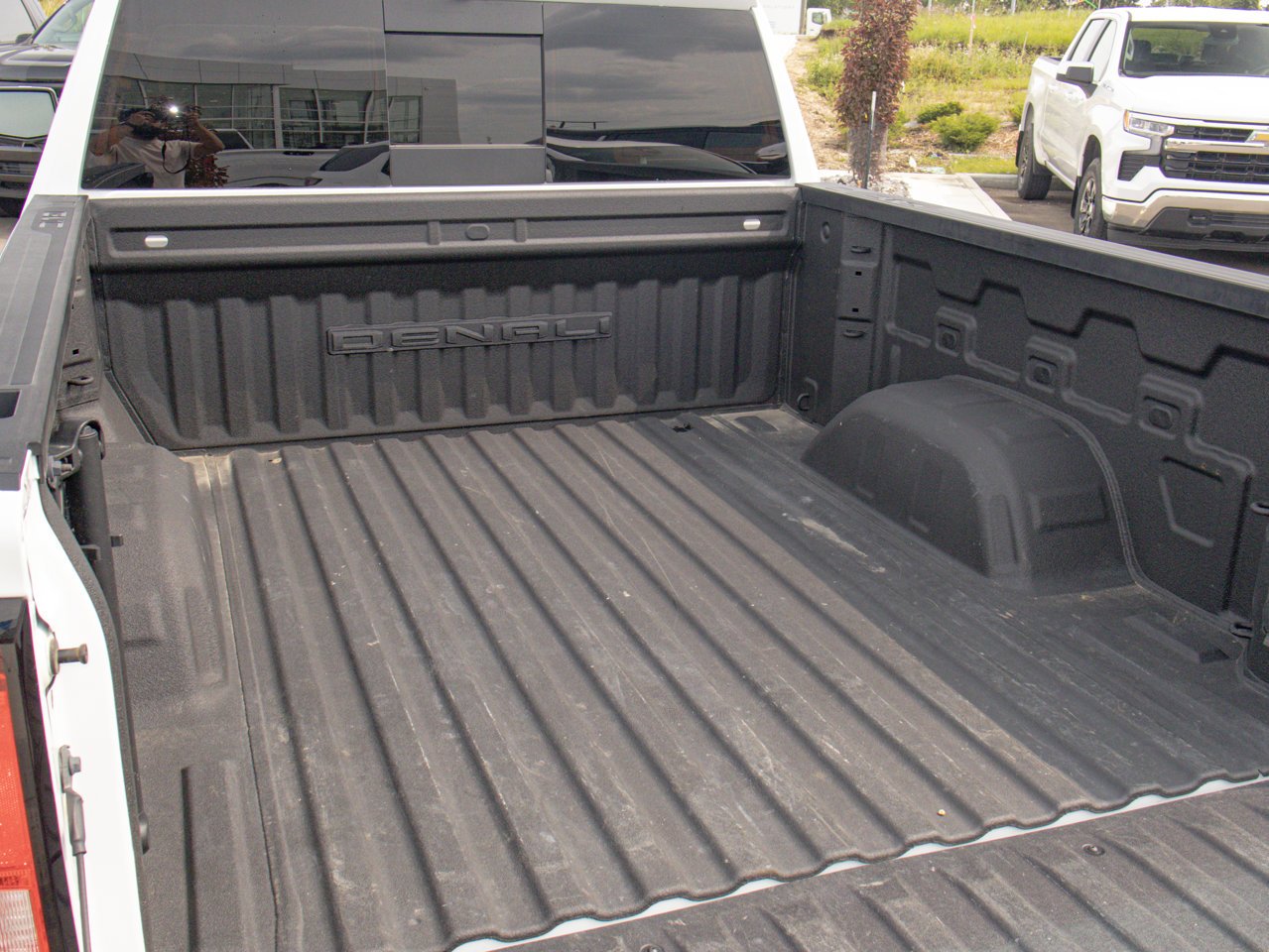 2024 GMC Sierra 1500 4WD Crew Cab 147 Denali White Sherwood Park - photo #10