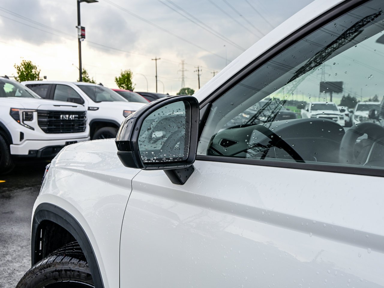 2026 Volkswagen Taos Comfortline Black Edition 4MOTION White Sherwood Park - photo #6